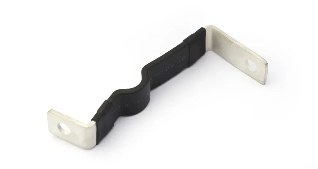 Designing flexible copper busbar Links for Tight Spaces 3 Translate tight space into a geometry model that manufacturing can hit e1789464535584